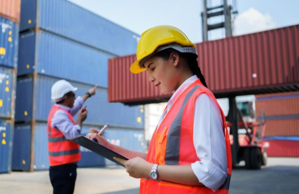 Cargo Express freight team working at a container terminal